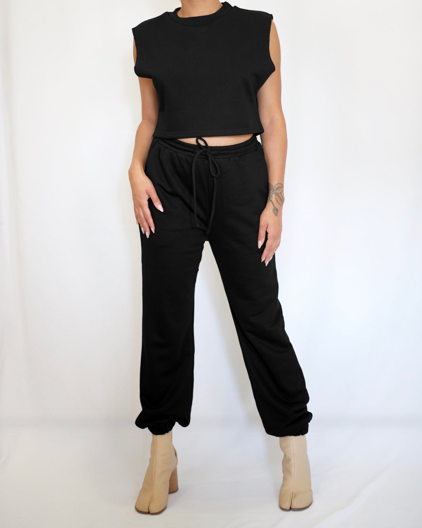 Cropped Sleeveless Sweatshirt